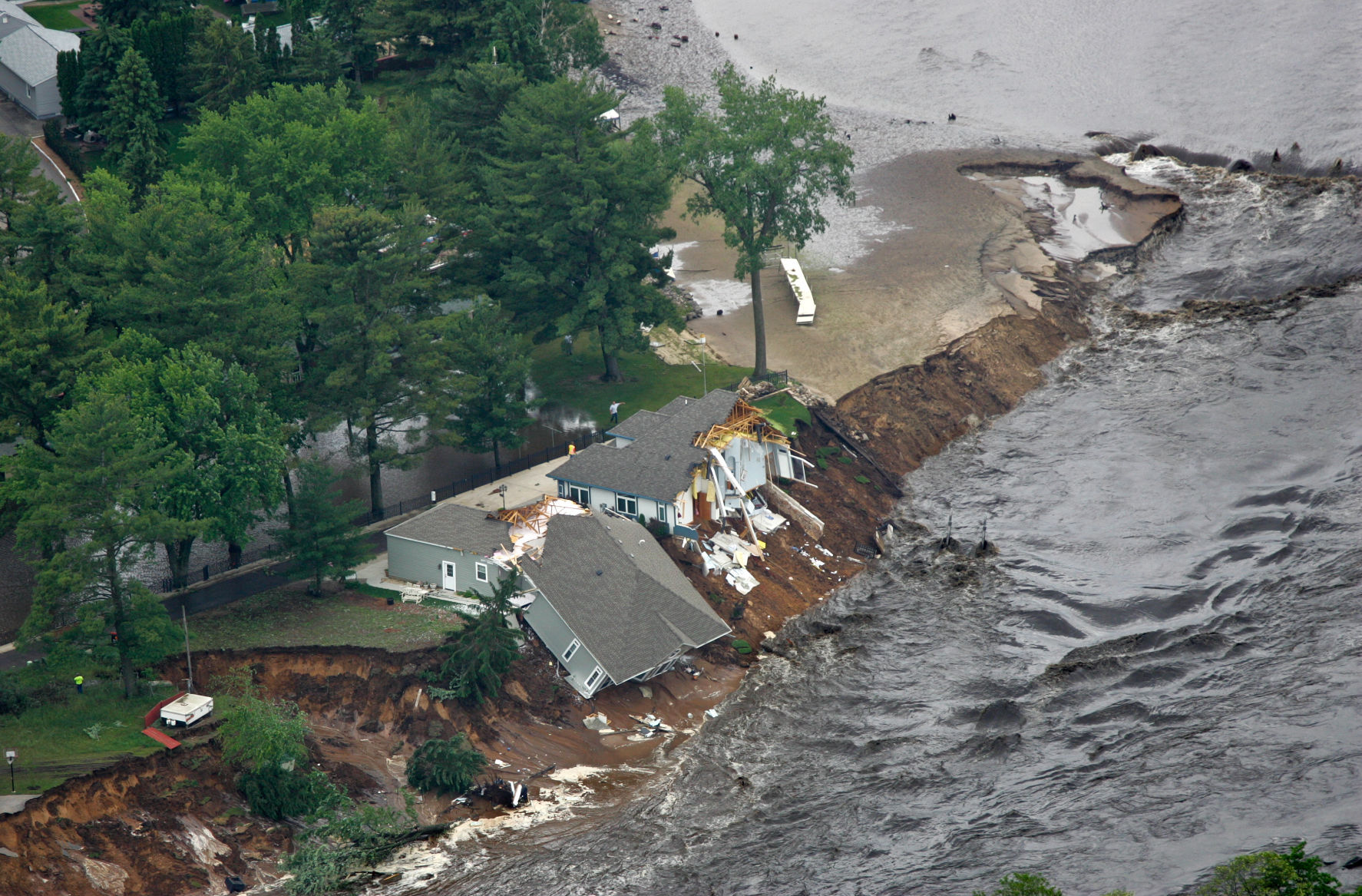Damage from new channel, 2008